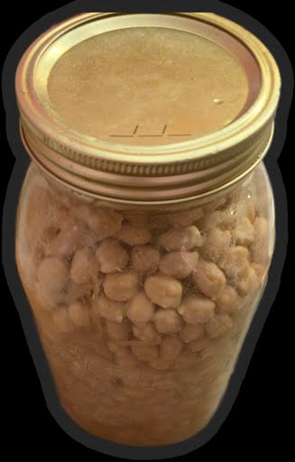 Pressure‑Cooked Alkaline Chickpeas – Half‑Gallon Mason Jar (3.5 lbs) ✨